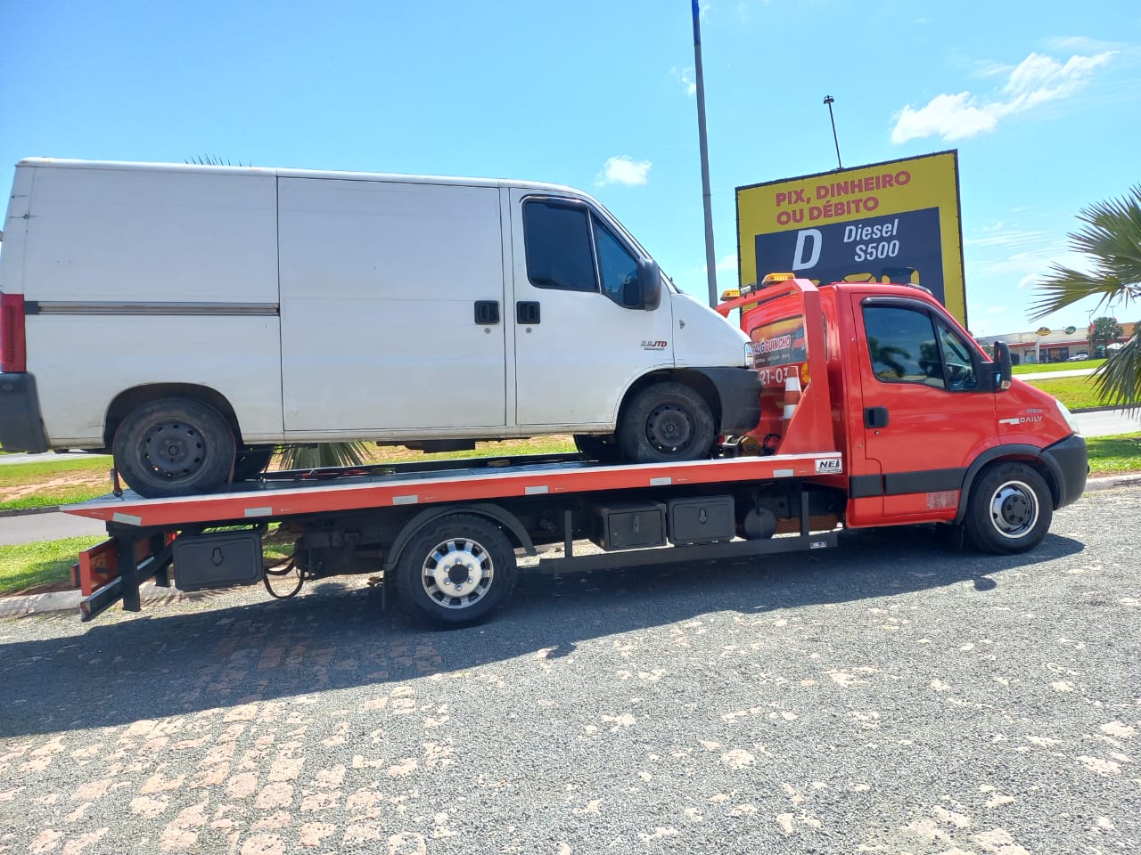 WhatsApp Image 2024-09-27 at 14.16.03 (1).jpeg